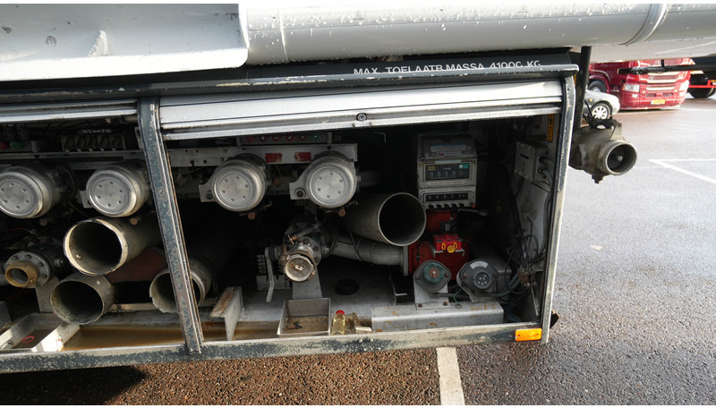 LAG 3 AXLE ADR FUEL TANK TRAILER 45.000ltr - Tanker semi-trailer: picture 5 LAG 3 AXLE ADR FUEL TANK TRAILER 45.000ltr - Tanker semi-trailer: picture 5