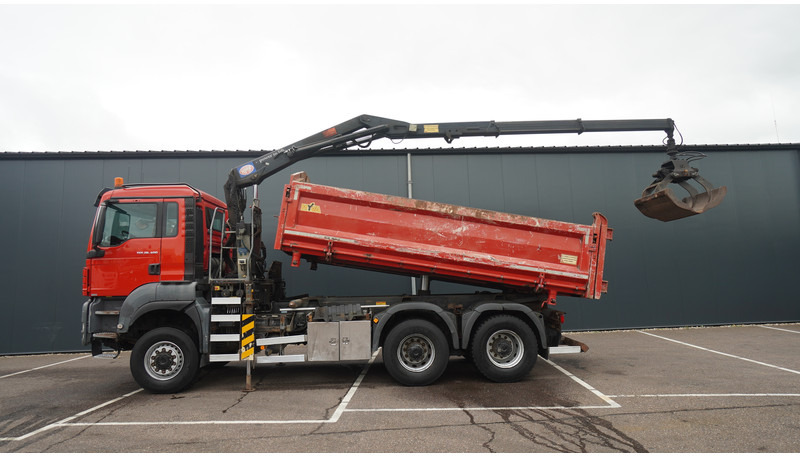 MAN TGS 28.400 6X6 2 SIDE TIPPER WITH HMF 1643 CRANE 376.400KM - Crane truck: picture 1 MAN TGS 28.400 6X6 2 SIDE TIPPER WITH HMF 1643 CRANE 376.400KM - Crane truck: picture 1