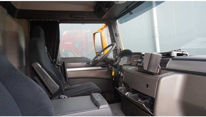 MAN TGS 35-440 8X4 2 SIDE TIPPER WITH HMF Z 1943 CRANE 415.000KM - Crane truck: picture 5 MAN TGS 35-440 8X4 2 SIDE TIPPER WITH HMF Z 1943 CRANE 415.000KM - Crane truck: picture 5