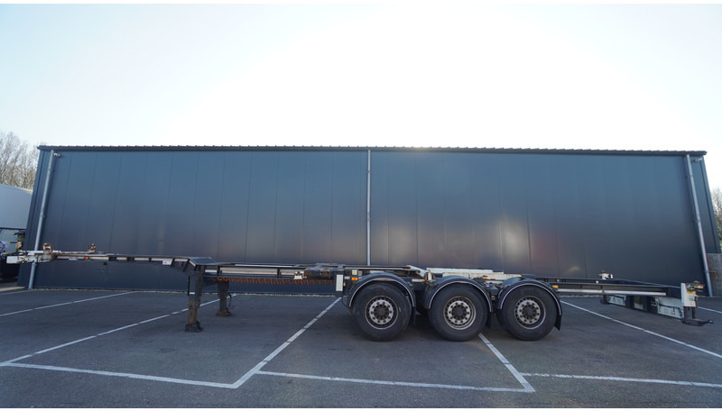 Renders 3 AXLE EXTENDABLE CONTAINER TRANSPORT TRAILER - Container transporter/ Swap body semi-trailer: picture 1 Renders 3 AXLE EXTENDABLE CONTAINER TRANSPORT TRAILER - Container transporter/ Swap body semi-trailer: picture 1