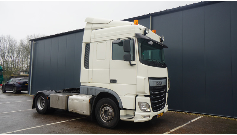 DAF XF 440 EURO 6 SPACECAB - Tractor unit: picture 4 DAF XF 440 EURO 6 SPACECAB - Tractor unit: picture 4