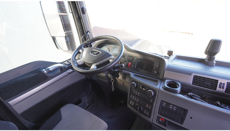 MAN TGX 26.510 6X2 RETARDER ONLY 262.000KM - Tractor unit: picture 5 MAN TGX 26.510 6X2 RETARDER ONLY 262.000KM - Tractor unit: picture 5