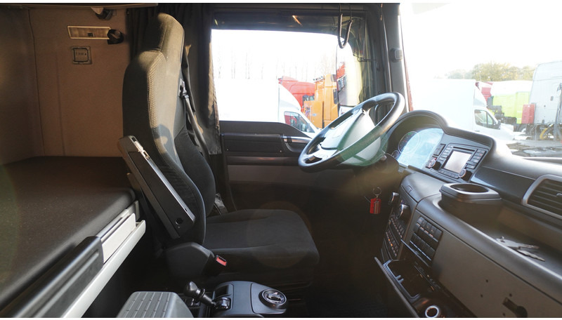 MAN TGX 26.560 6X2 EURO 6 RETARDER - Tractor unit: picture 5 MAN TGX 26.560 6X2 EURO 6 RETARDER - Tractor unit: picture 5