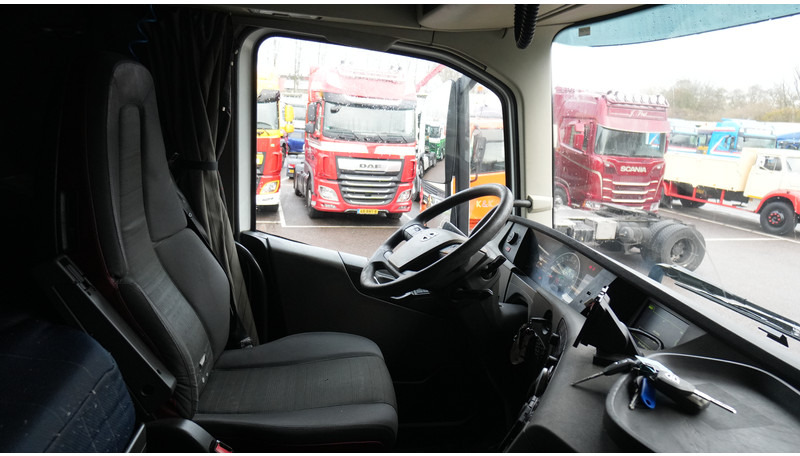 Volvo FH 420 6X2 GLOBETROTTER PTO - Tractor unit: picture 5 Volvo FH 420 6X2 GLOBETROTTER PTO - Tractor unit: picture 5