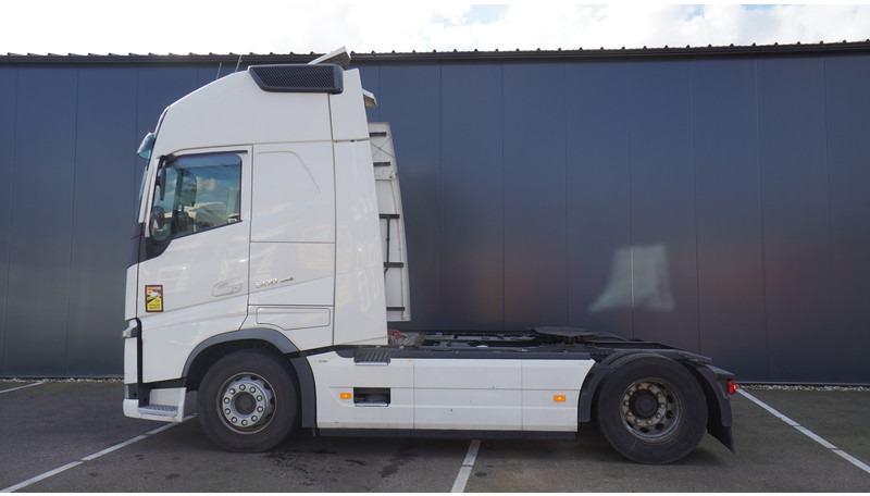 Volvo FH 500 GLOBETROTTER 847.000KM - Tractor unit: picture 1 Volvo FH 500 GLOBETROTTER 847.000KM - Tractor unit: picture 1