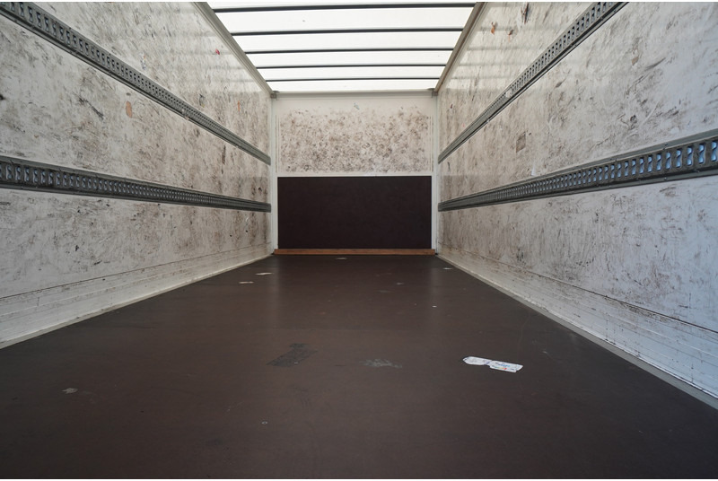 Volvo FL 210 CLOSED BOX 665.200KM - Box truck: picture 5 Volvo FL 210 CLOSED BOX 665.200KM - Box truck: picture 5
