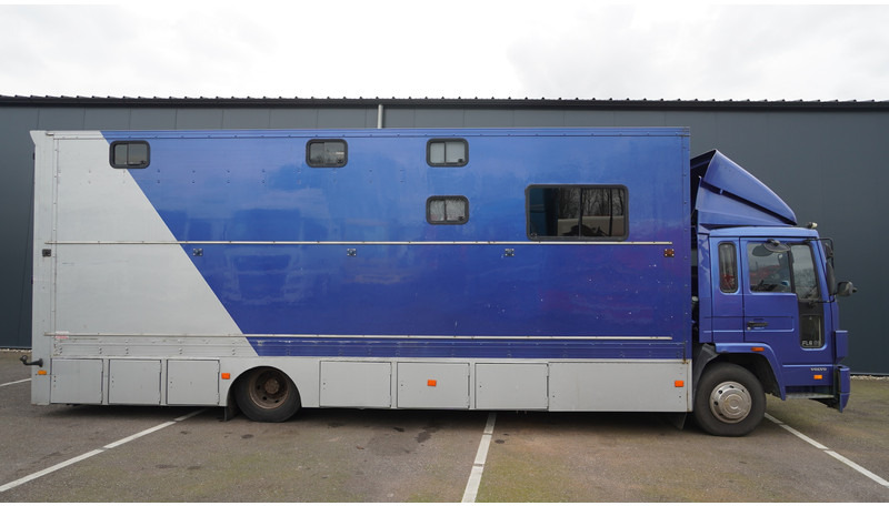 Volvo FL 6-9 HORSE TRANSPORT 341.000KM MANUAL GEARBOX - Horse truck: picture 2 Volvo FL 6-9 HORSE TRANSPORT 341.000KM MANUAL GEARBOX - Horse truck: picture 2