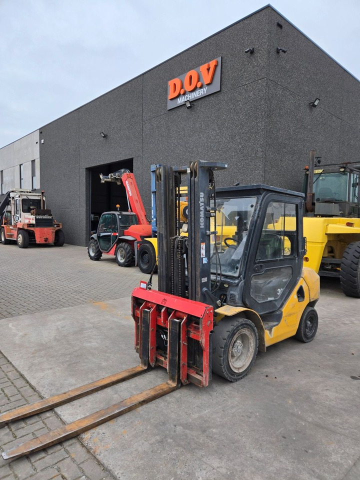 Komatsu FD30T-17 - Diesel forklift: picture 1 Komatsu FD30T-17 - Diesel forklift: picture 1