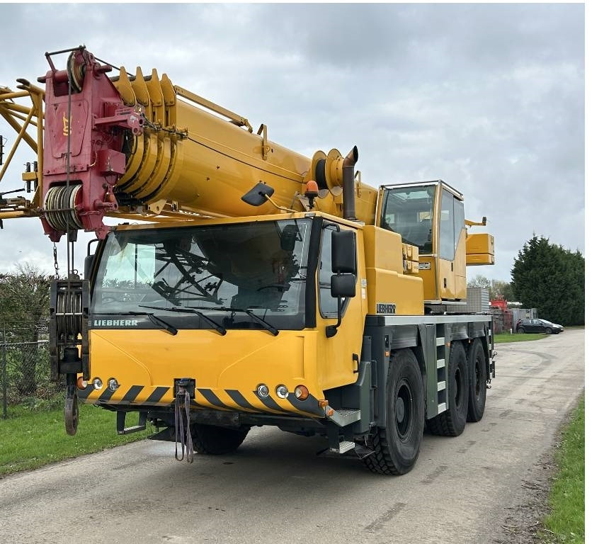 Liebherr LTM 1055-3.1 - All terrain crane: picture 3 Liebherr LTM 1055-3.1 - All terrain crane: picture 3