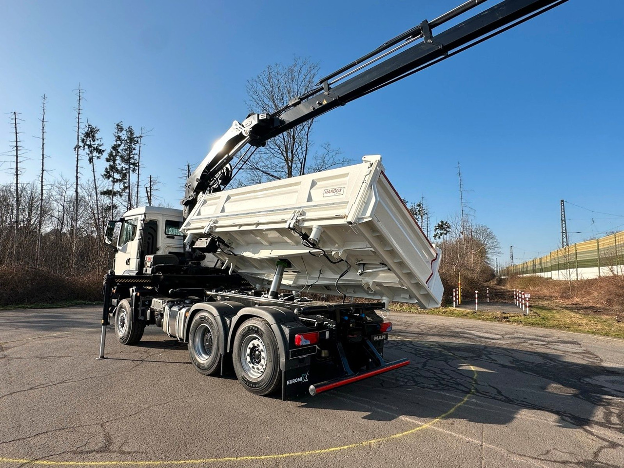 MAN TGS 28.440 6x4-4/3-Seiten- Kipper / Hiab 228-6 - Tipper, Crane truck: picture 4 MAN TGS 28.440 6x4-4/3-Seiten- Kipper / Hiab 228-6 - Tipper, Crane truck: picture 4