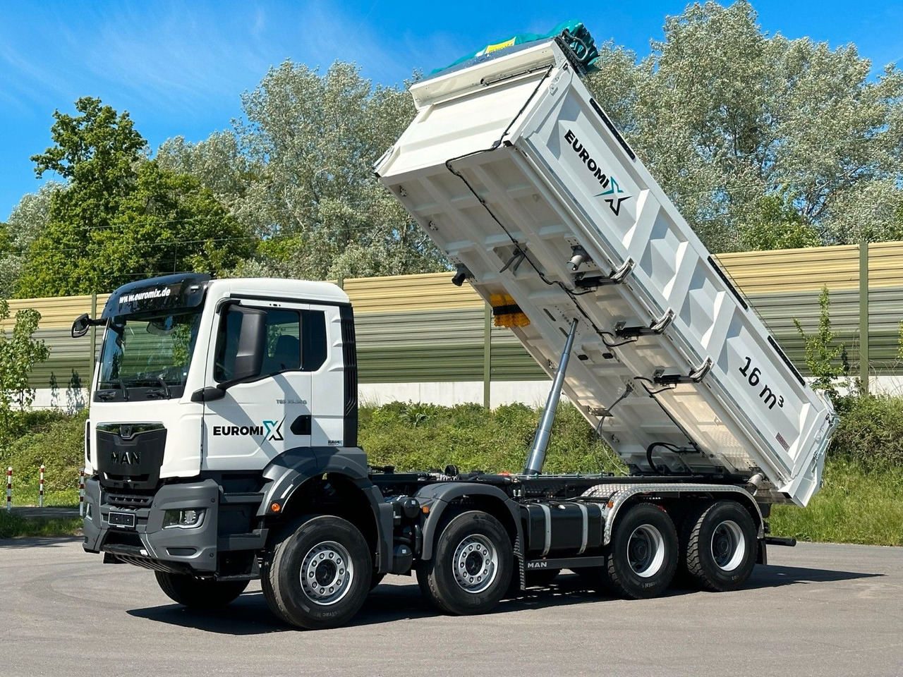 MAN TGS 35.520 8x4 EuromixMTP 3-Seiten-Kipper - Tipper: picture 1 MAN TGS 35.520 8x4 EuromixMTP 3-Seiten-Kipper - Tipper: picture 1