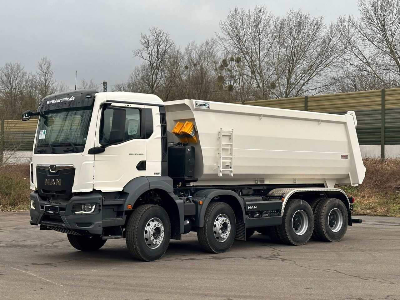 MAN TGS 41.400 8x4 / EUROMIX MTP 20m³/ EURO 5 - Tipper: picture 2 MAN TGS 41.400 8x4 / EUROMIX MTP 20m³/ EURO 5 - Tipper: picture 2