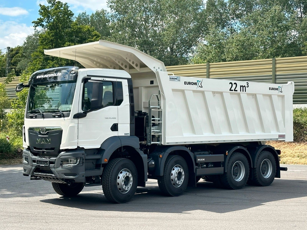 MAN TGS 41.400 8x4 / EUROMIX MTP 22m³/ Eckige Mulde - Tipper: picture 2 MAN TGS 41.400 8x4 / EUROMIX MTP 22m³/ Eckige Mulde - Tipper: picture 2