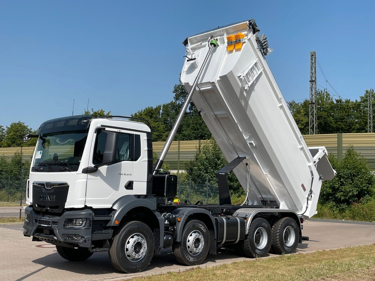 MAN TGS 41.480 8x4 /EuromixMTP /Hydraulische Klapp - Tipper: picture 1 MAN TGS 41.480 8x4 /EuromixMTP /Hydraulische Klapp - Tipper: picture 1