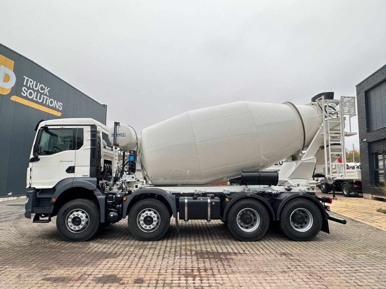 MAN TGS 41.480 8x4 WECHSELSYSTEM KIPPER+MISCHER - Tipper: picture 2 MAN TGS 41.480 8x4 WECHSELSYSTEM KIPPER+MISCHER - Tipper: picture 2