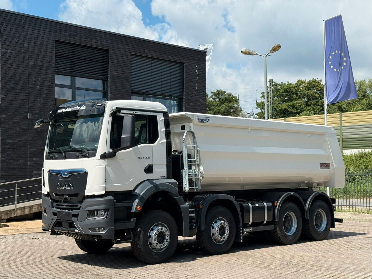 MAN TGS 41.520 BB 8X4 Euromix MuldenKipper Retarder - Tipper: picture 4 MAN TGS 41.520 BB 8X4 Euromix MuldenKipper Retarder - Tipper: picture 4