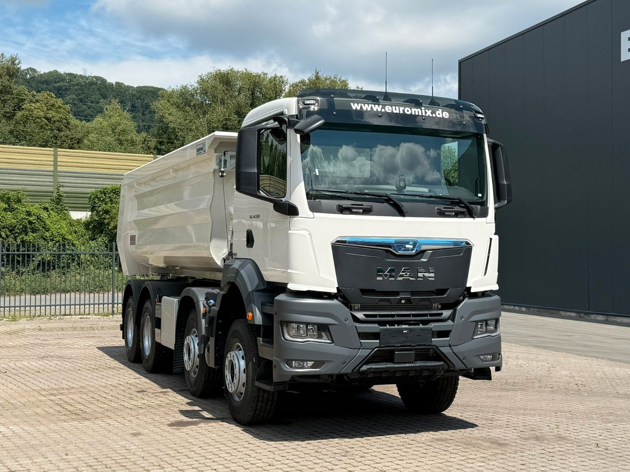 MAN TGS 41.520 BB 8X4 Euromix MuldenKipper Retarder - Tipper: picture 2 MAN TGS 41.520 BB 8X4 Euromix MuldenKipper Retarder - Tipper: picture 2