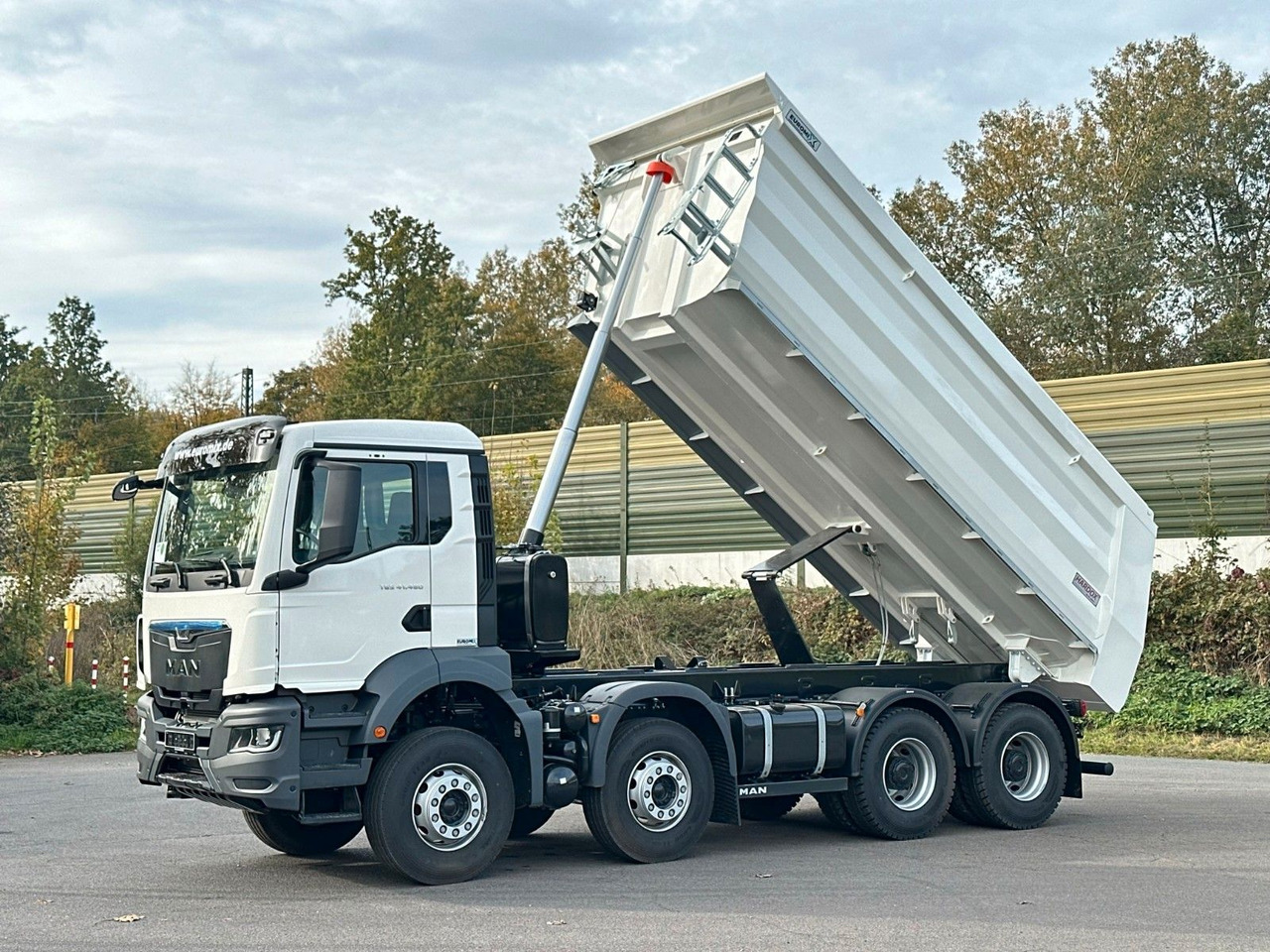 MAN TGS 41.520 BB 8X4 Euromix Retarder - Tipper: picture 1 MAN TGS 41.520 BB 8X4 Euromix Retarder - Tipper: picture 1