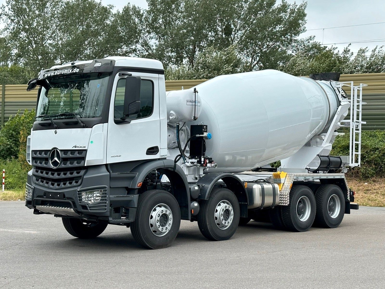 Mercedes-Benz AROCS 5 4142 B 8X4 Euro 3 EuromixMTP EM 10 - Concrete mixer truck: picture 3 Mercedes-Benz AROCS 5 4142 B 8X4 Euro 3 EuromixMTP EM 10 - Concrete mixer truck: picture 3