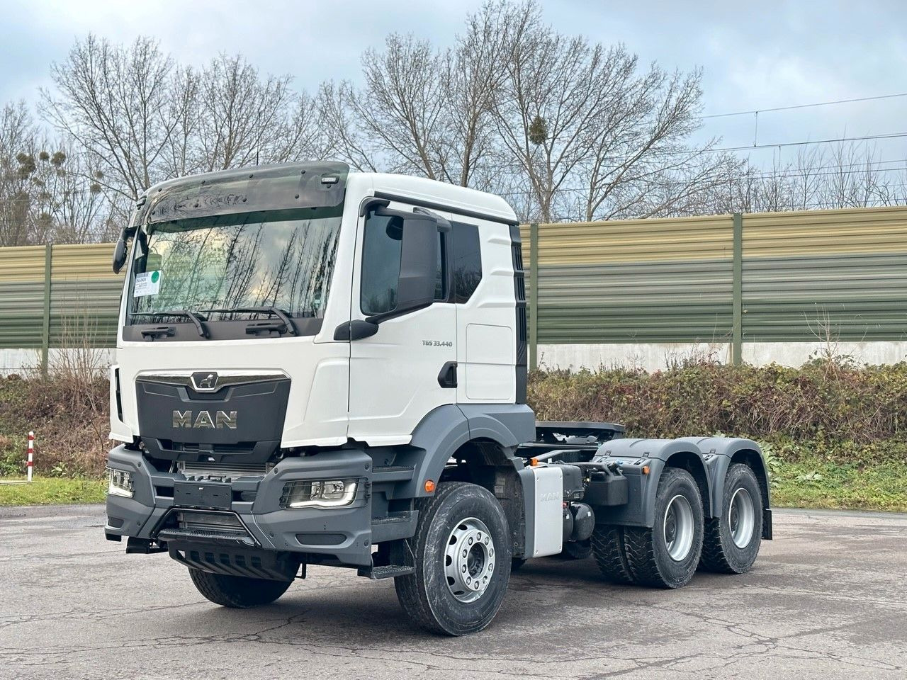 MAN TGS 33.440 BBS 6X4 EUROMIX MTP Kipper-Auflieger - Tractor unit: picture 1 MAN TGS 33.440 BBS 6X4 EUROMIX MTP Kipper-Auflieger - Tractor unit: picture 1