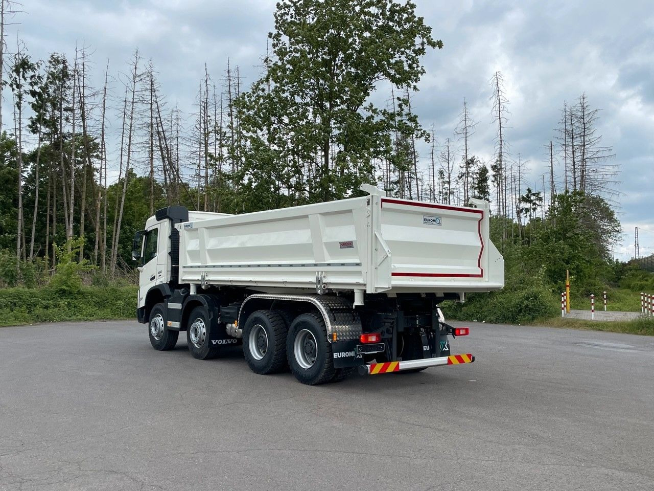 Volvo FMX 500 8X4 Retarder EuromixMTP Kipper - Tipper: picture 3 Volvo FMX 500 8X4 Retarder EuromixMTP Kipper - Tipper: picture 3