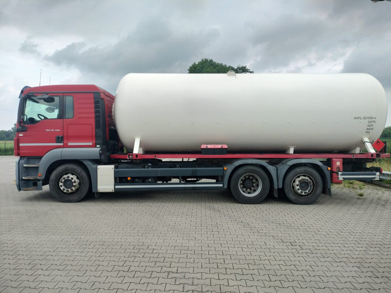 MAN TGS 26.400 6x2-4 LL 26900 Liter Gas tank truck ID 2.168 Rootselaar, flowmeter, pump - Tanker truck: picture 4 MAN TGS 26.400 6x2-4 LL 26900 Liter Gas tank truck ID 2.168 Rootselaar, flowmeter, pump - Tanker truck: picture 4