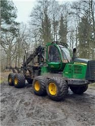 John Deere 1110 E - Forwarder: picture 1 John Deere 1110 E - Forwarder: picture 1