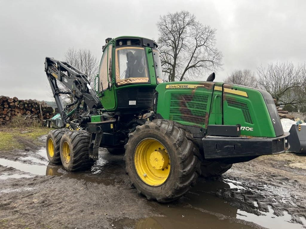 Forestry harvester John Deere 1170 E: picture 9