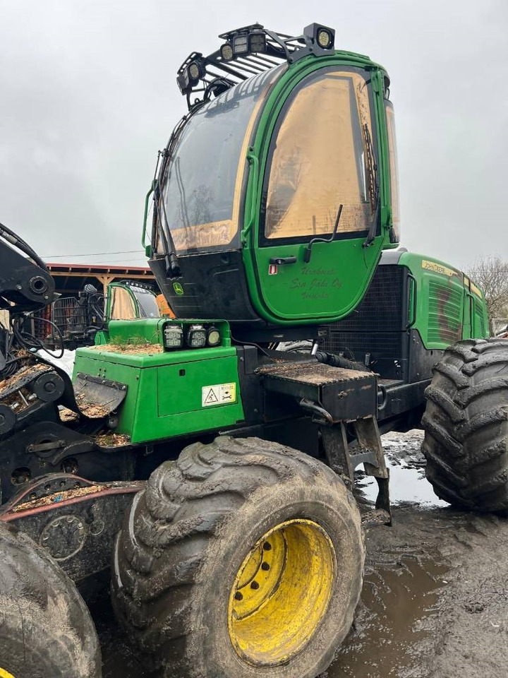 Forestry harvester John Deere 1170 E: picture 6
