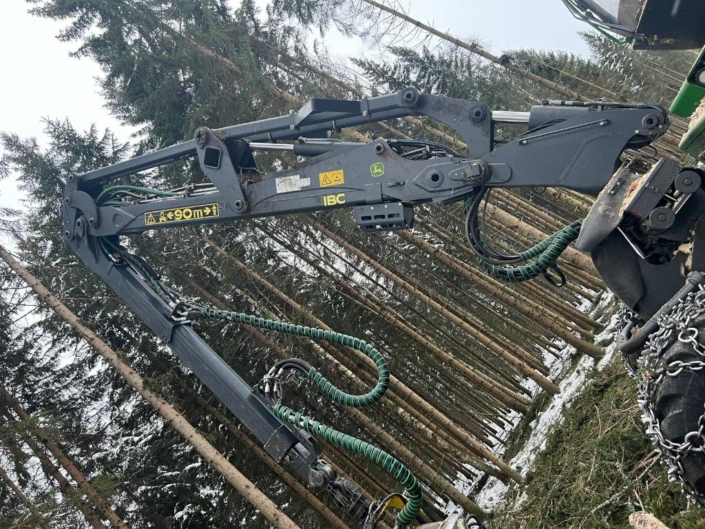Forestry harvester John Deere 1170G: picture 19