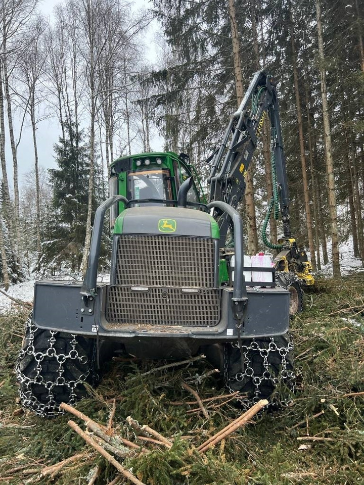 Forestry harvester John Deere 1170G: picture 6