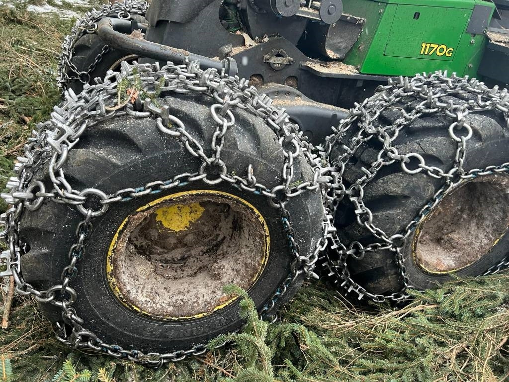 Forestry harvester John Deere 1170G: picture 22