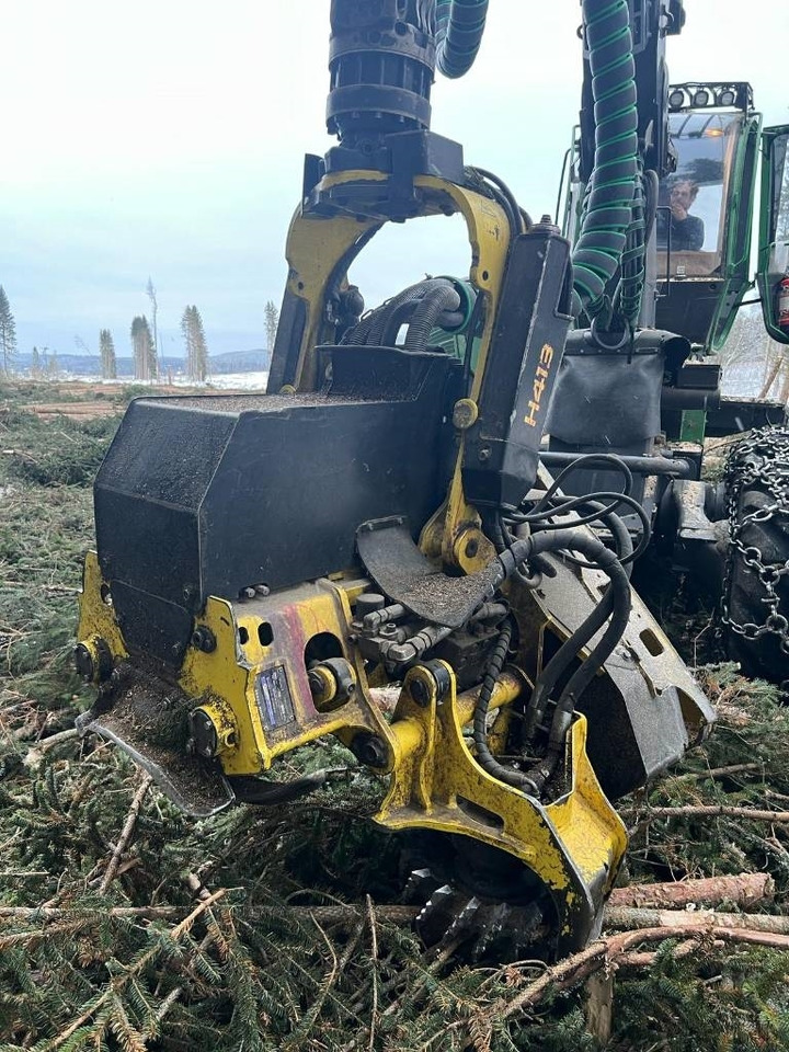 Forestry harvester John Deere 1170G: picture 13