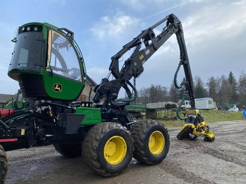 Forestry harvester John Deere 1270 G: picture 14