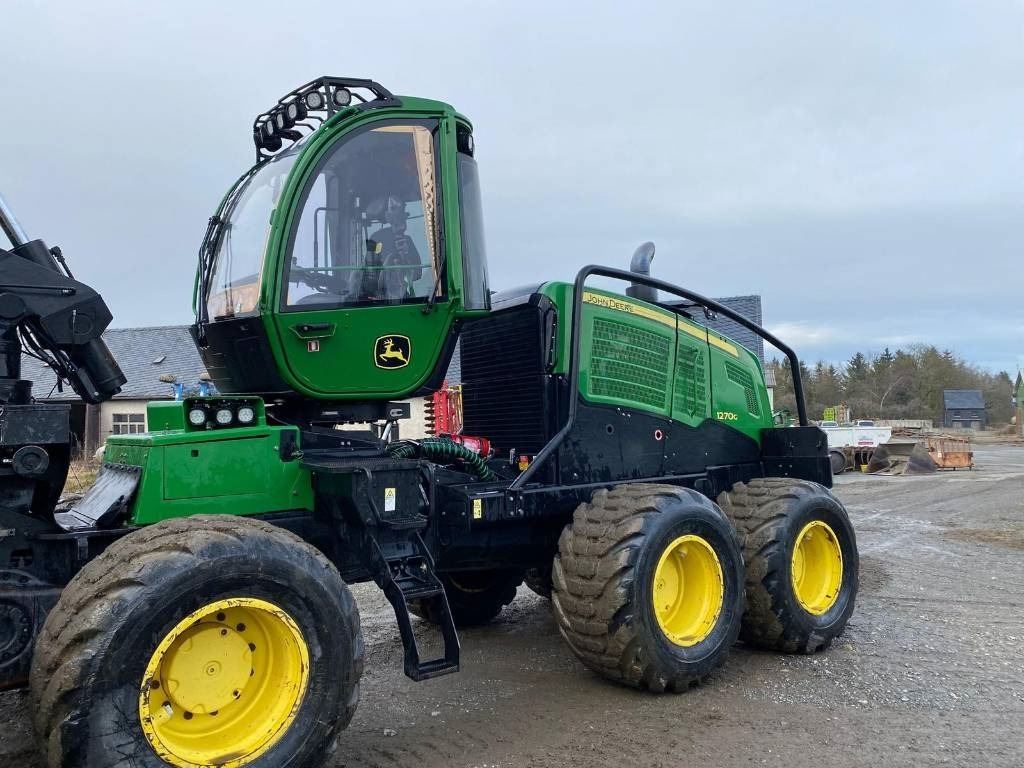Forestry harvester John Deere 1270 G: picture 6