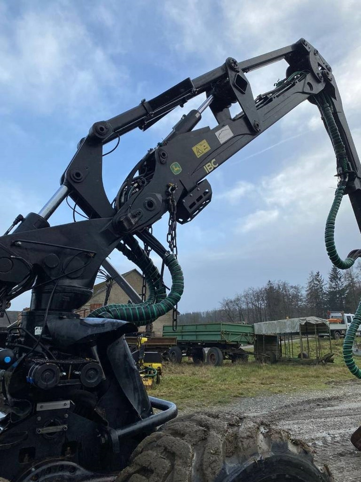Forestry harvester John Deere 1270 G: picture 23