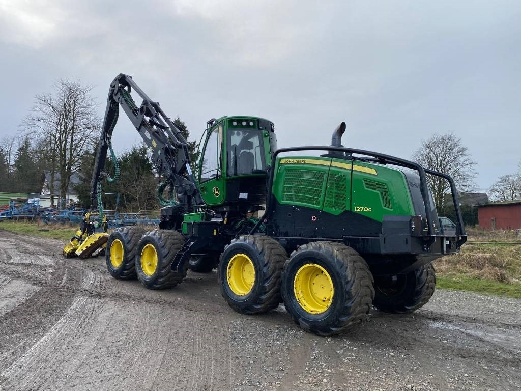 Forestry harvester John Deere 1270 G: picture 7