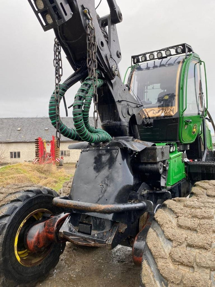 Forestry harvester John Deere 1270 G: picture 19