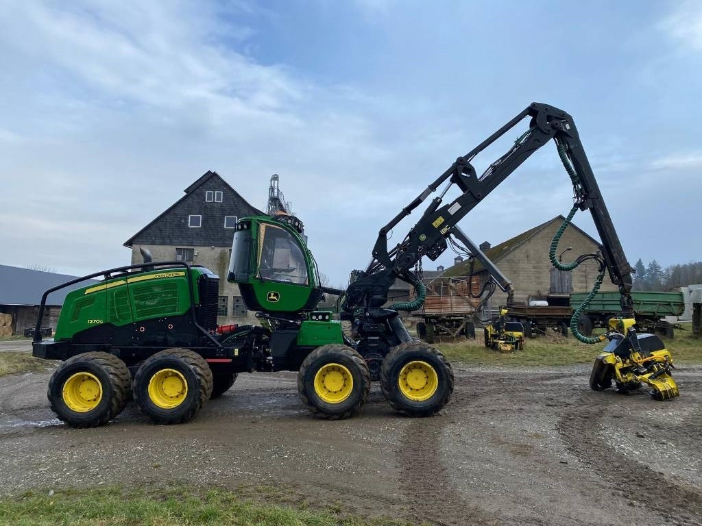 Forestry harvester John Deere 1270 G: picture 13