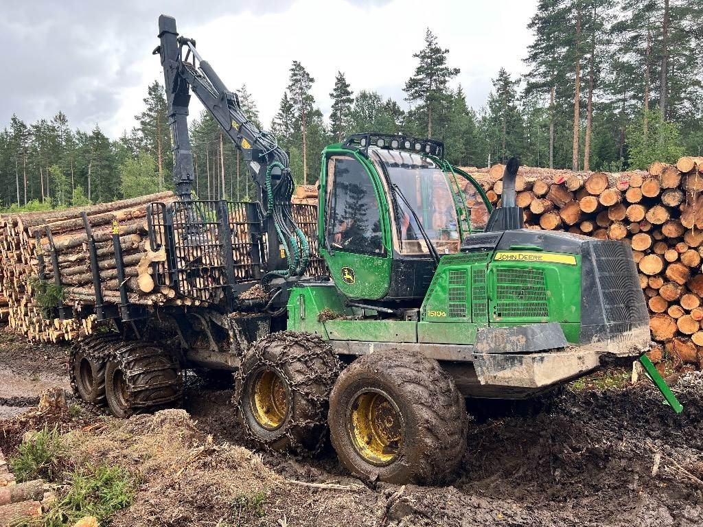 John Deere 1510 G - Forwarder: picture 1 John Deere 1510 G - Forwarder: picture 1