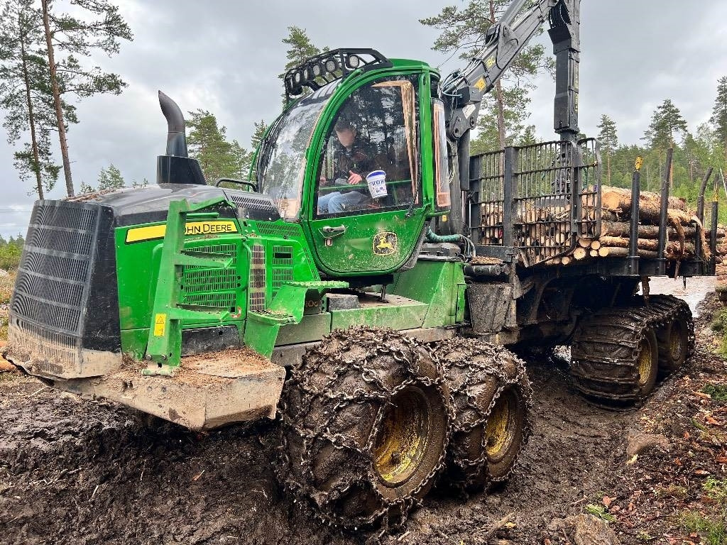 John Deere 1510 G - Forwarder: picture 5 John Deere 1510 G - Forwarder: picture 5