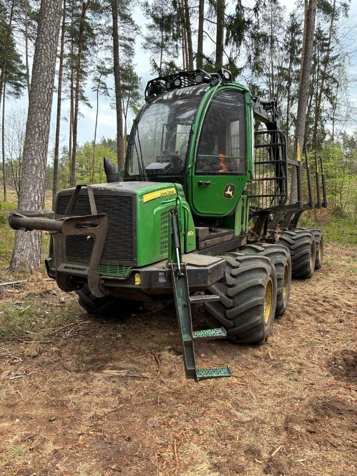 John Deere 810 E - Forwarder: picture 1 John Deere 810 E - Forwarder: picture 1