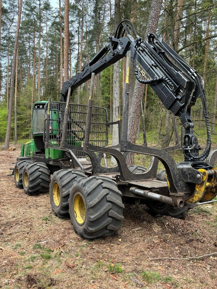 John Deere 810 E - Forwarder: picture 5 John Deere 810 E - Forwarder: picture 5