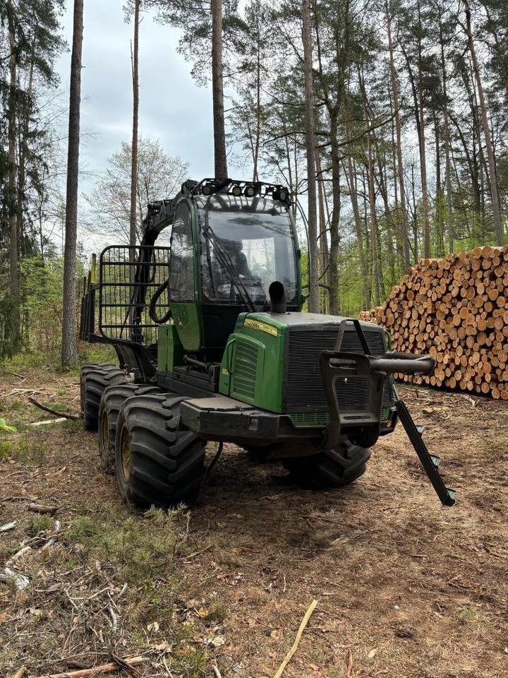 John Deere 810 E - Forwarder: picture 4 John Deere 810 E - Forwarder: picture 4