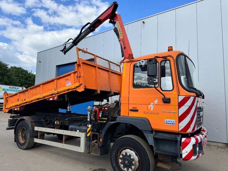 MAN ME 18.250 4X4 **4X4-TIPPER+PALFINGER PK7501-BELGIAN TRUCK** - Tipper, Crane truck: picture 1 MAN ME 18.250 4X4 **4X4-TIPPER+PALFINGER PK7501-BELGIAN TRUCK** - Tipper, Crane truck: picture 1