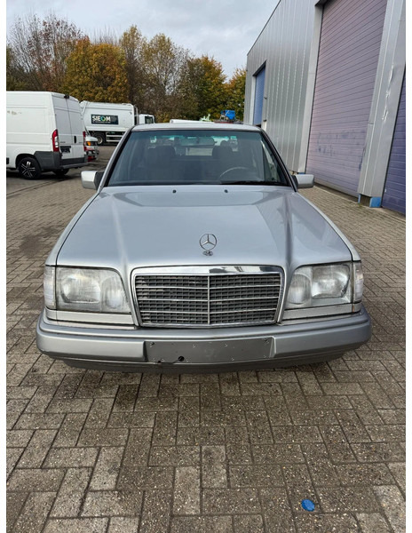 Mercedes-Benz 200-serie **W124-BELGIAN CAR** - Saloon car: picture 2 Mercedes-Benz 200-serie **W124-BELGIAN CAR** - Saloon car: picture 2