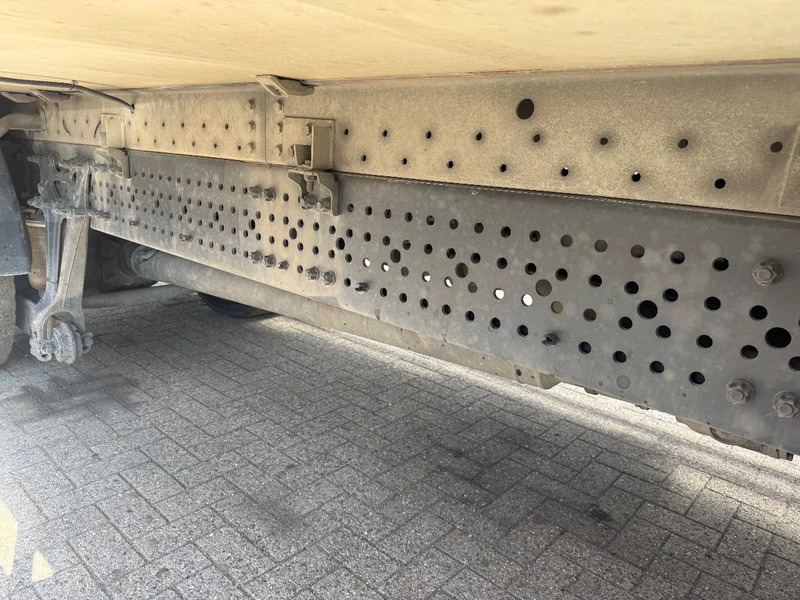 Mercedes-Benz Antos 1827 **BLUETEC 6-FRENCH TRUCK-8,70L BOX** - Refrigerated truck: picture 5 Mercedes-Benz Antos 1827 **BLUETEC 6-FRENCH TRUCK-8,70L BOX** - Refrigerated truck: picture 5