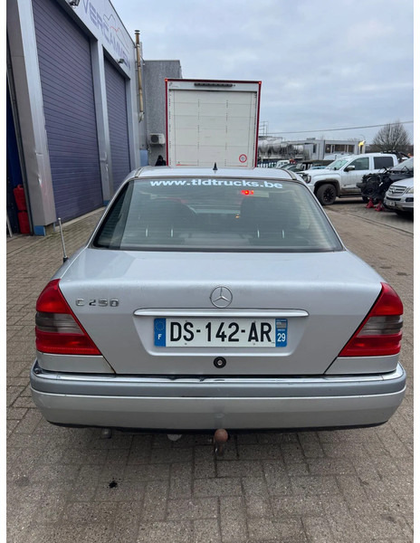 Mercedes-Benz C-Klasse **C250 DIESEL-AIRCO-VOITURE FRANCAIS-FRENCH CAR** - Saloon car: picture 5 Mercedes-Benz C-Klasse **C250 DIESEL-AIRCO-VOITURE FRANCAIS-FRENCH CAR** - Saloon car: picture 5