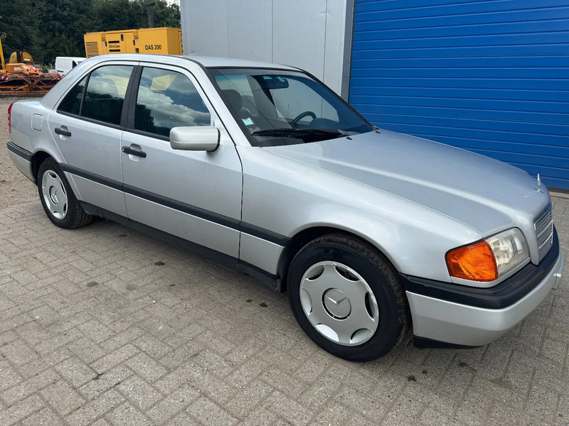 Mercedes-Benz C-Klasse **C250DIESEL+AIRCO** - Saloon car: picture 3 Mercedes-Benz C-Klasse **C250DIESEL+AIRCO** - Saloon car: picture 3