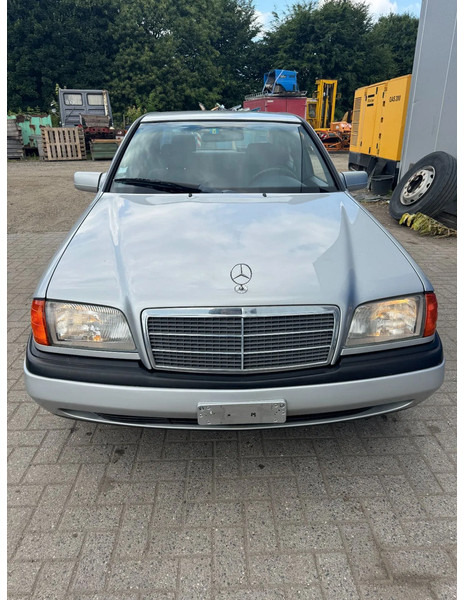 Mercedes-Benz C-Klasse **C250DIESEL+AIRCO** - Saloon car: picture 2 Mercedes-Benz C-Klasse **C250DIESEL+AIRCO** - Saloon car: picture 2
